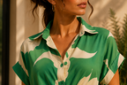 Robe-chemise florale verte Noruela - détail col et boutons